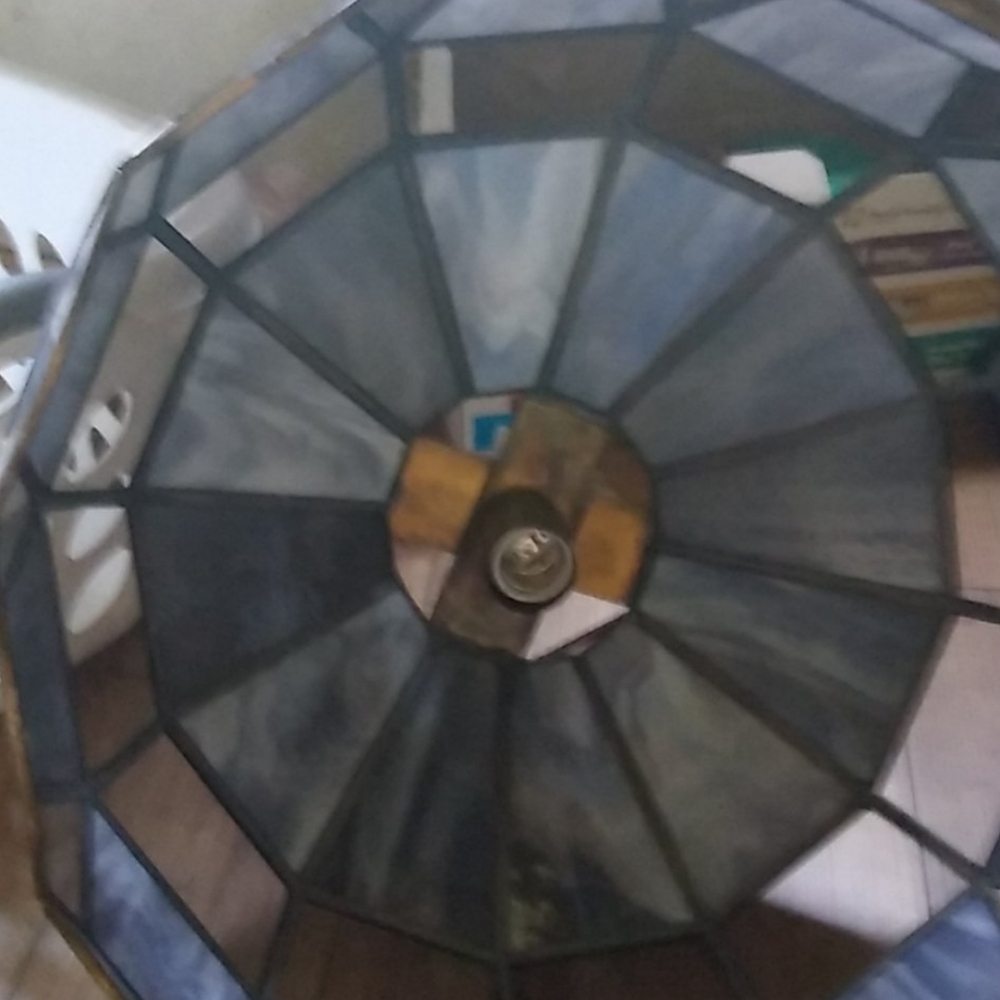 Overhead light - Picture 2 of 2